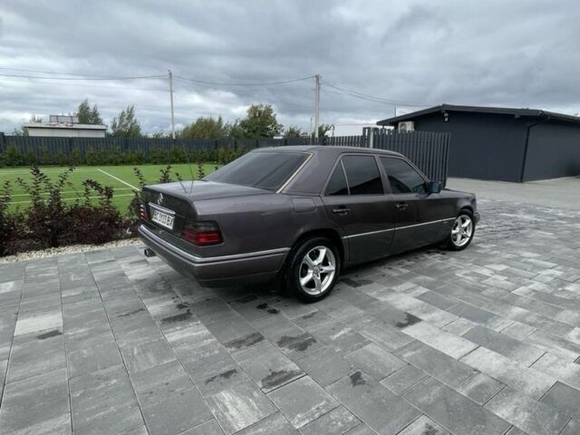 Коричневий Мерседес Е-Клас, об'ємом двигуна 2 л та пробігом 389 тис. км за 2700 $, фото 9 на Automoto.ua