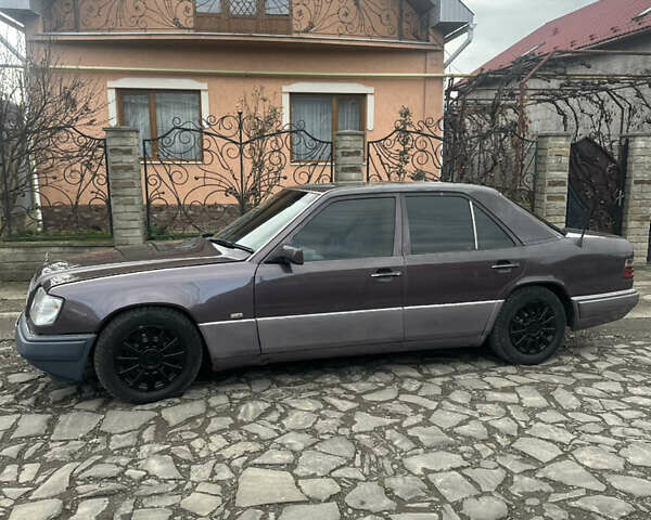 Коричневый Мерседес Е-Класс, объемом двигателя 3 л и пробегом 412 тыс. км за 2300 $, фото 1 на Automoto.ua