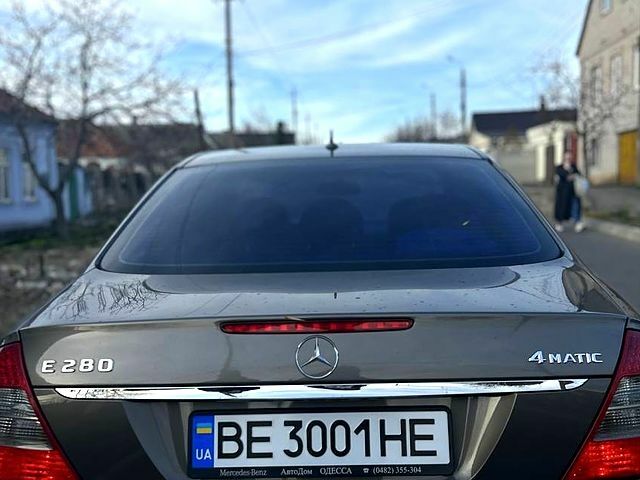 Коричневий Мерседес Е-Клас, об'ємом двигуна 30 л та пробігом 245 тис. км за 10500 $, фото 5 на Automoto.ua