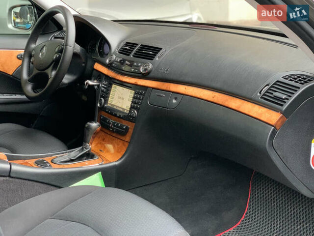 Коричневый Мерседес Е-Класс, объемом двигателя 3 л и пробегом 330 тыс. км за 9100 $, фото 55 на Automoto.ua