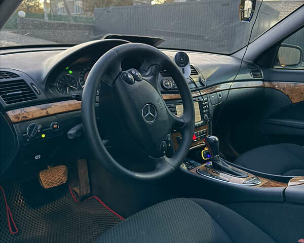 Мерседес Е-Клас 2007 у Івано-Франківську на Automoto.ua Коричневий Мерседес Е-Клас, об'ємом двигуна 3 л та пробігом 329 тис. км за 8900 $, фото 7 на Automoto.ua