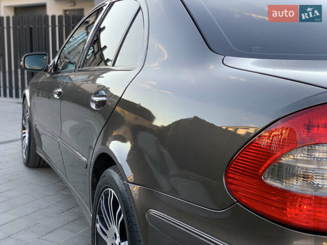 Коричневый Мерседес Е-Класс, объемом двигателя 3 л и пробегом 330 тыс. км за 9100 $, фото 37 на Automoto.ua