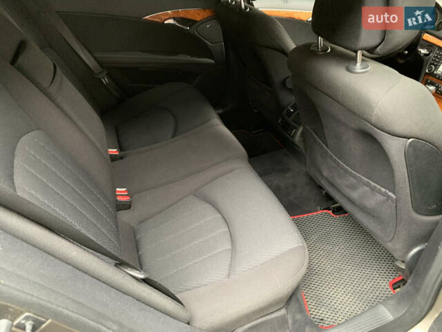 Коричневый Мерседес Е-Класс, объемом двигателя 3 л и пробегом 330 тыс. км за 9100 $, фото 60 на Automoto.ua