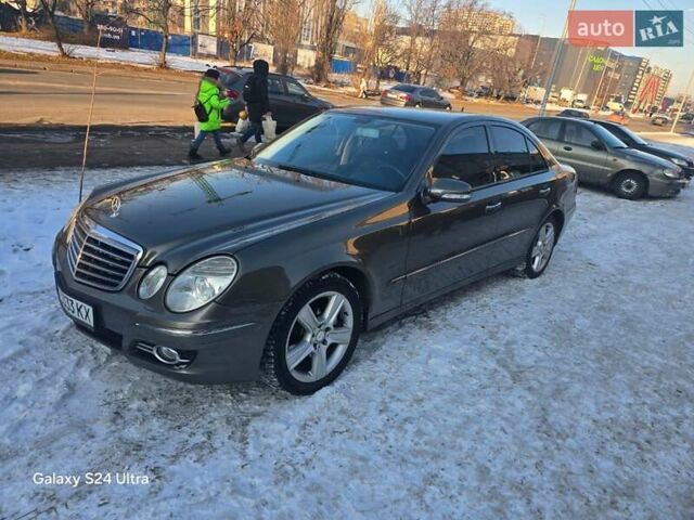 Коричневий Мерседес Е-Клас, об'ємом двигуна 3 л та пробігом 280 тис. км за 8500 $, фото 34 на Automoto.ua