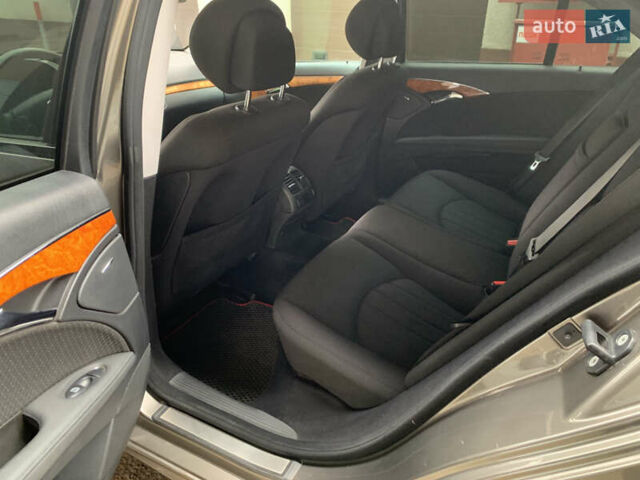 Коричневый Мерседес Е-Класс, объемом двигателя 3 л и пробегом 330 тыс. км за 9100 $, фото 64 на Automoto.ua