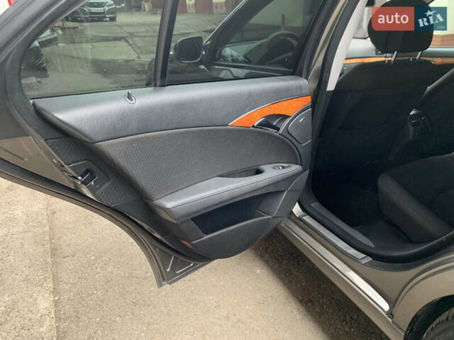 Коричневый Мерседес Е-Класс, объемом двигателя 3 л и пробегом 330 тыс. км за 9100 $, фото 65 на Automoto.ua