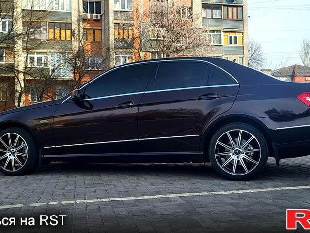 Коричневый Мерседес Е-Класс, объемом двигателя 3 л и пробегом 219 тыс. км за 13300 $, фото 3 на Automoto.ua