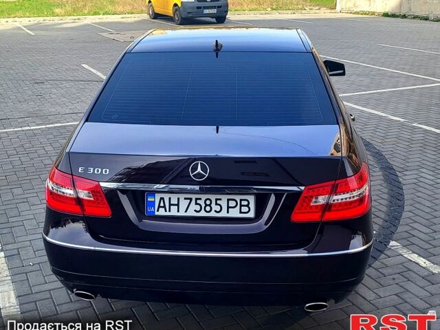 Коричневый Мерседес Е-Класс, объемом двигателя 3 л и пробегом 219 тыс. км за 13300 $, фото 4 на Automoto.ua