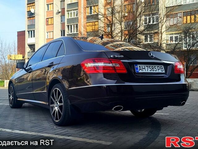 Коричневый Мерседес Е-Класс, объемом двигателя 3 л и пробегом 219 тыс. км за 13300 $, фото 2 на Automoto.ua