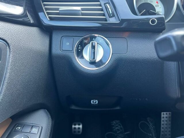 Коричневый Мерседес Е-Класс, объемом двигателя 2.2 л и пробегом 227 тыс. км за 15499 $, фото 12 на Automoto.ua