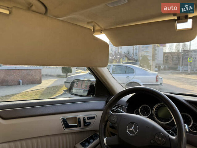Мерседес Е-Класс 2010 в Львове на Automoto.ua Коричневый Мерседес Е-Класс, объемом двигателя 3.5 л и пробегом 130 тыс. км за 17500 $, фото 23 на Automoto.ua