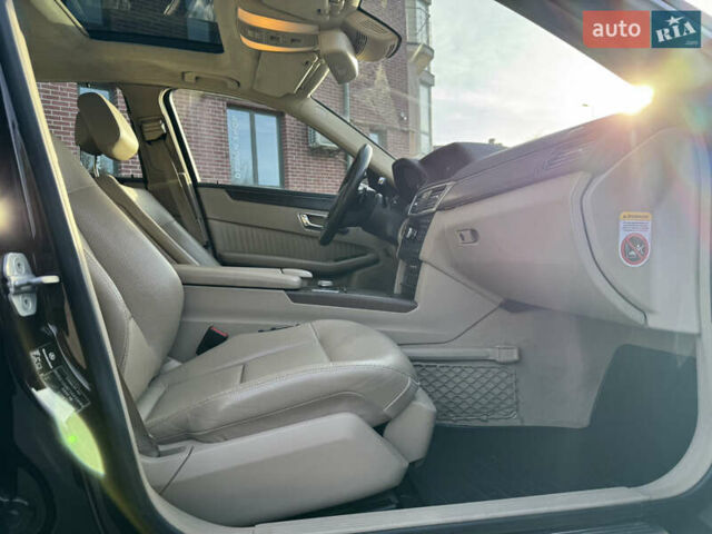 Мерседес Е-Класс 2010 в Львове на Automoto.ua Коричневый Мерседес Е-Класс, объемом двигателя 3.5 л и пробегом 130 тыс. км за 17500 $, фото 10 на Automoto.ua