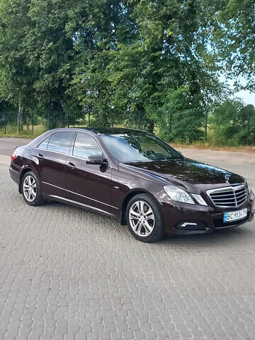 Коричневый Мерседес Е-Класс, объемом двигателя 2.99 л и пробегом 238 тыс. км за 15300 $, фото 15 на Automoto.ua