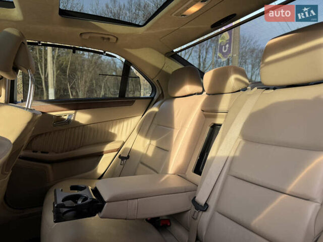 Мерседес Е-Класс 2010 в Львове на Automoto.ua Коричневый Мерседес Е-Класс, объемом двигателя 3.5 л и пробегом 130 тыс. км за 17500 $, фото 13 на Automoto.ua