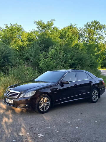 Коричневый Мерседес Е-Класс, объемом двигателя 2.99 л и пробегом 238 тыс. км за 15300 $, фото 12 на Automoto.ua