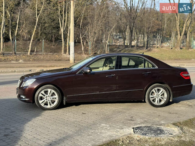 Мерседес Е-Класс 2010 в Львове на Automoto.ua Коричневый Мерседес Е-Класс, объемом двигателя 3.5 л и пробегом 130 тыс. км за 17500 $, фото 5 на Automoto.ua