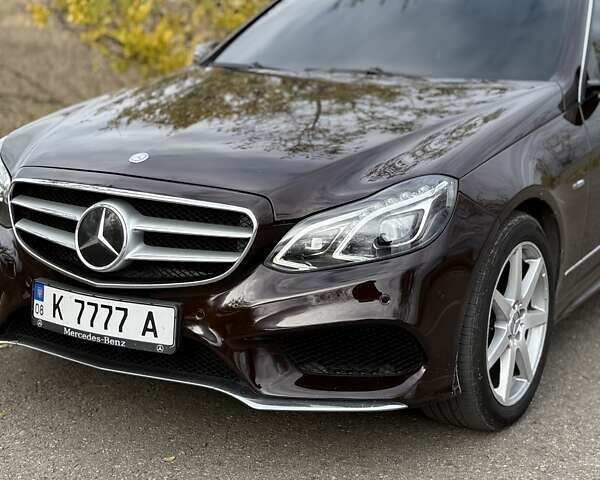 Коричневий Мерседес Е-Клас, об'ємом двигуна 2.14 л та пробігом 330 тис. км за 14000 $, фото 1 на Automoto.ua