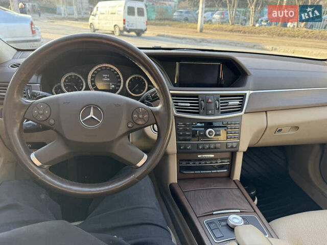 Мерседес Е-Класс 2010 в Львове на Automoto.ua Коричневый Мерседес Е-Класс, объемом двигателя 3.5 л и пробегом 130 тыс. км за 17500 $, фото 19 на Automoto.ua