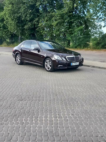 Коричневый Мерседес Е-Класс, объемом двигателя 2.99 л и пробегом 238 тыс. км за 15300 $, фото 16 на Automoto.ua