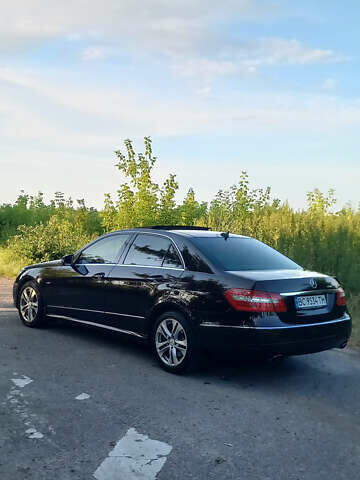 Коричневый Мерседес Е-Класс, объемом двигателя 2.99 л и пробегом 238 тыс. км за 15300 $, фото 11 на Automoto.ua