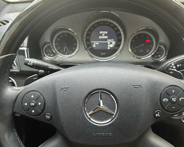 Коричневый Мерседес Е-Класс, объемом двигателя 3 л и пробегом 252 тыс. км за 15000 $, фото 8 на Automoto.ua