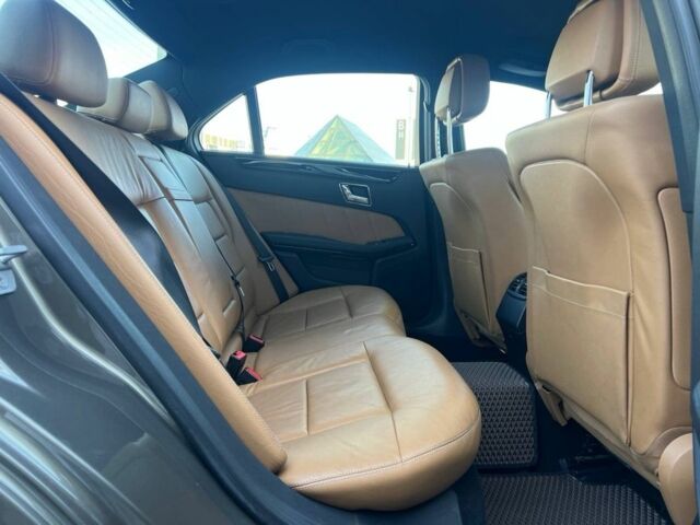 Коричневый Мерседес Е-Класс, объемом двигателя 2.2 л и пробегом 227 тыс. км за 15499 $, фото 17 на Automoto.ua