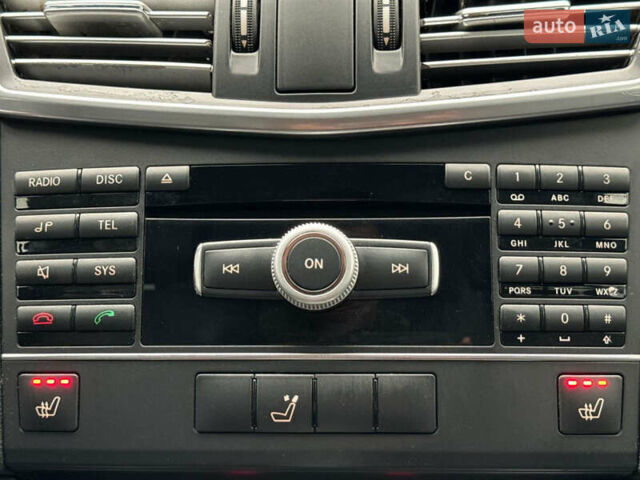 Коричневый Мерседес Е-Класс, объемом двигателя 2.2 л и пробегом 300 тыс. км за 11250 $, фото 18 на Automoto.ua