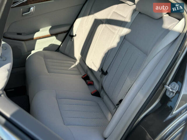 Мерседес Е-Класс 2012 в Ровно на Automoto.ua Коричневый Мерседес Е-Класс, объемом двигателя 2.2 л и пробегом 286 тыс. км за 11400 $, фото 39 на Automoto.ua