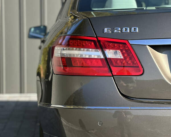 Мерседес Е-Класс 2012 в Ровно на Automoto.ua Коричневый Мерседес Е-Класс, объемом двигателя 2.2 л и пробегом 286 тыс. км за 11400 $, фото 9 на Automoto.ua