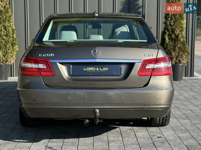 Мерседес Е-Класс 2012 в Ровно на Automoto.ua Коричневый Мерседес Е-Класс, объемом двигателя 2.2 л и пробегом 286 тыс. км за 11400 $, фото 5 на Automoto.ua