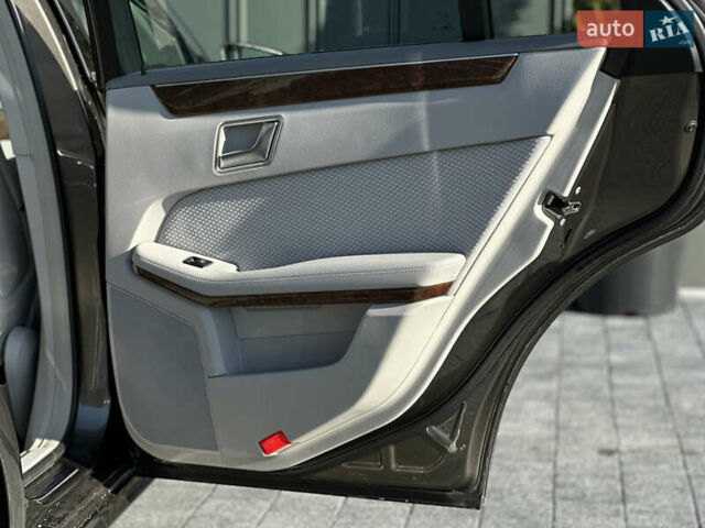 Мерседес Е-Класс 2012 в Ровно на Automoto.ua Коричневый Мерседес Е-Класс, объемом двигателя 2.2 л и пробегом 286 тыс. км за 11400 $, фото 60 на Automoto.ua