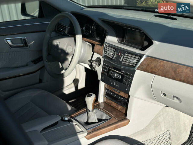 Мерседес Е-Класс 2012 в Ровно на Automoto.ua Коричневый Мерседес Е-Класс, объемом двигателя 2.2 л и пробегом 286 тыс. км за 11400 $, фото 52 на Automoto.ua