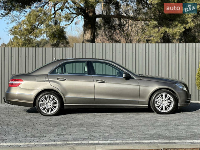 Мерседес Е-Класс 2012 в Ровно на Automoto.ua Коричневый Мерседес Е-Класс, объемом двигателя 2.2 л и пробегом 286 тыс. км за 11400 $, фото 11 на Automoto.ua