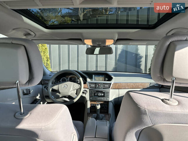 Коричневий Мерседес Е-Клас, об'ємом двигуна 2.2 л та пробігом 286 тис. км за 10999 $, фото 47 на Automoto.ua