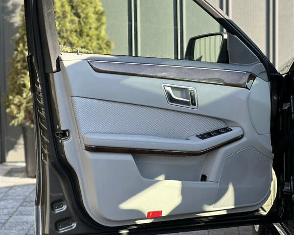 Мерседес Е-Класс 2012 в Ровно на Automoto.ua Коричневый Мерседес Е-Класс, объемом двигателя 2.2 л и пробегом 286 тыс. км за 11400 $, фото 68 на Automoto.ua