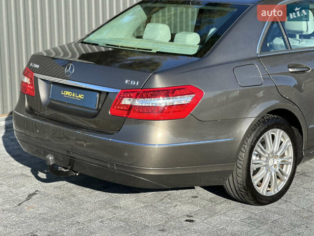 Мерседес Е-Класс 2012 в Ровно на Automoto.ua Коричневый Мерседес Е-Класс, объемом двигателя 2.2 л и пробегом 286 тыс. км за 11400 $, фото 8 на Automoto.ua
