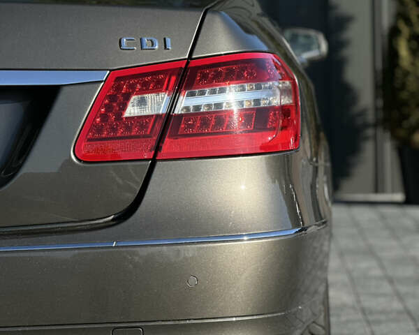 Мерседес Е-Класс 2012 в Ровно на Automoto.ua Коричневый Мерседес Е-Класс, объемом двигателя 2.2 л и пробегом 286 тыс. км за 11400 $, фото 10 на Automoto.ua