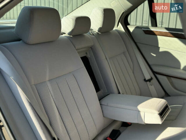 Мерседес Е-Класс 2012 в Ровно на Automoto.ua Коричневый Мерседес Е-Класс, объемом двигателя 2.2 л и пробегом 286 тыс. км за 11400 $, фото 63 на Automoto.ua