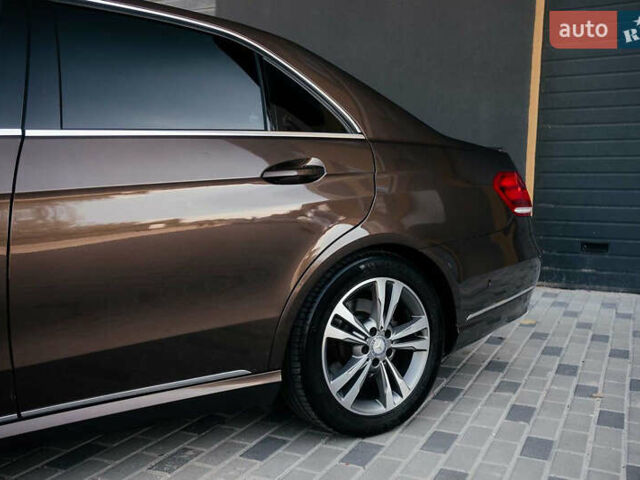 Мерседес Е-Клас 2013 у Тернополі на Automoto.ua Коричневий Мерседес Е-Клас, об'ємом двигуна 2.14 л та пробігом 222 тис. км за 20700 $, фото 3 на Automoto.ua