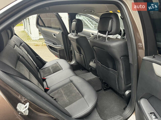 Коричневый Мерседес Е-Класс, объемом двигателя 2.2 л и пробегом 176 тыс. км за 16900 $, фото 13 на Automoto.ua