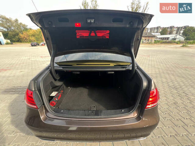 Коричневий Мерседес Е-Клас, об'ємом двигуна 2.2 л та пробігом 208 тис. км за 9599 $, фото 20 на Automoto.ua