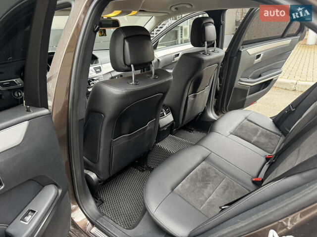 Коричневий Мерседес Е-Клас, об'ємом двигуна 2.2 л та пробігом 175 тис. км за 16999 $, фото 10 на Automoto.ua