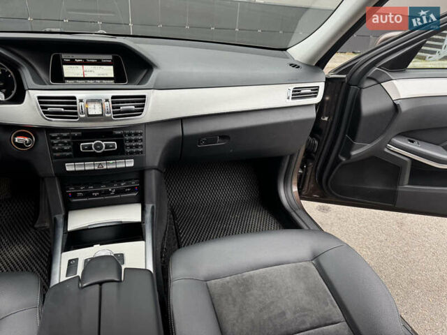 Коричневий Мерседес Е-Клас, об'ємом двигуна 2.2 л та пробігом 175 тис. км за 16999 $, фото 16 на Automoto.ua