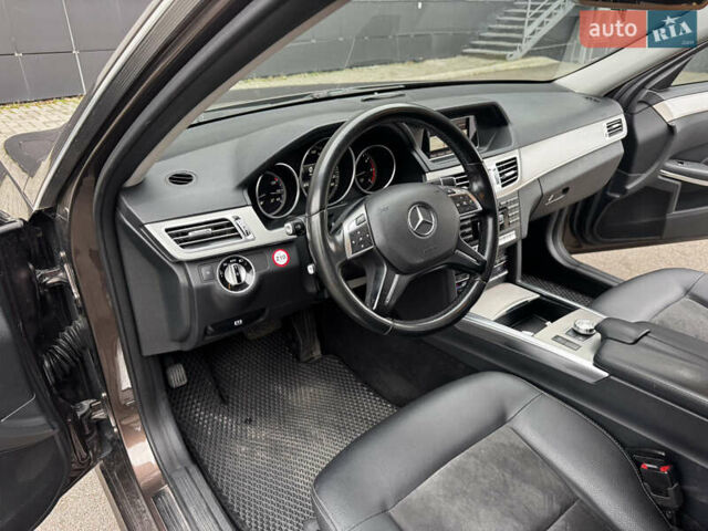 Коричневий Мерседес Е-Клас, об'ємом двигуна 2.2 л та пробігом 175 тис. км за 16999 $, фото 8 на Automoto.ua