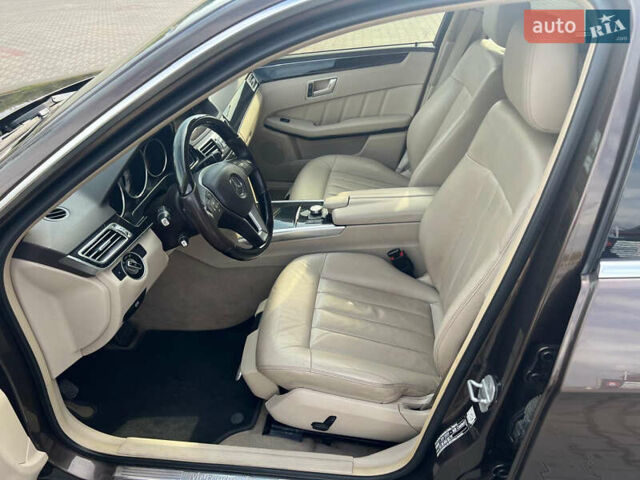 Коричневий Мерседес Е-Клас, об'ємом двигуна 2.2 л та пробігом 208 тис. км за 9599 $, фото 15 на Automoto.ua