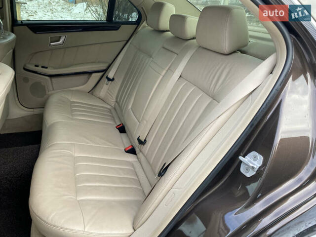 Коричневый Мерседес Е-Класс, объемом двигателя 1.99 л и пробегом 155 тыс. км за 18200 $, фото 22 на Automoto.ua