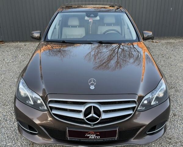 Коричневый Мерседес Е-Класс, объемом двигателя 2.14 л и пробегом 240 тыс. км за 22200 $, фото 3 на Automoto.ua