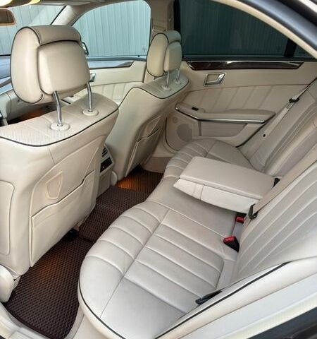 Коричневый Мерседес Е-Класс, объемом двигателя 2.14 л и пробегом 240 тыс. км за 22200 $, фото 24 на Automoto.ua