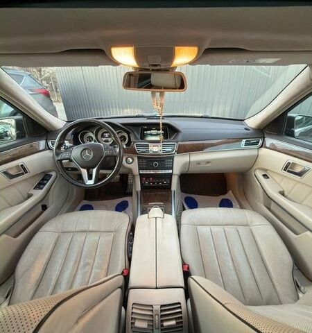 Коричневый Мерседес Е-Класс, объемом двигателя 2.14 л и пробегом 240 тыс. км за 22200 $, фото 16 на Automoto.ua