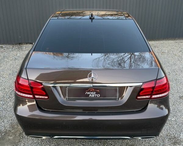 Коричневый Мерседес Е-Класс, объемом двигателя 2.14 л и пробегом 240 тыс. км за 22200 $, фото 9 на Automoto.ua